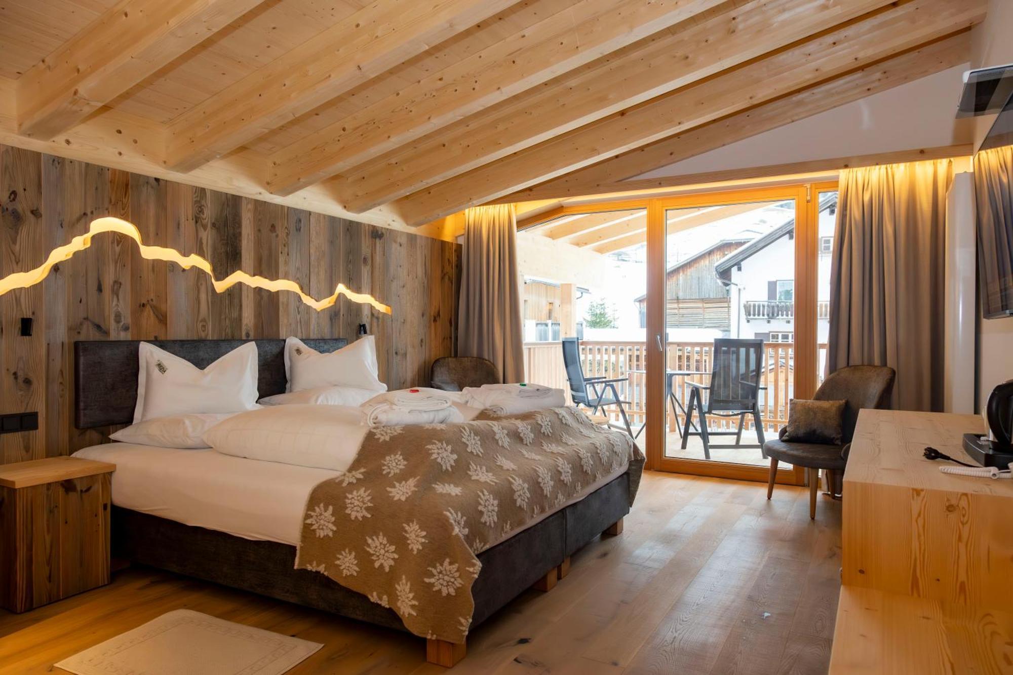 Hotel Rezia La Villa  Ngoại thất bức ảnh