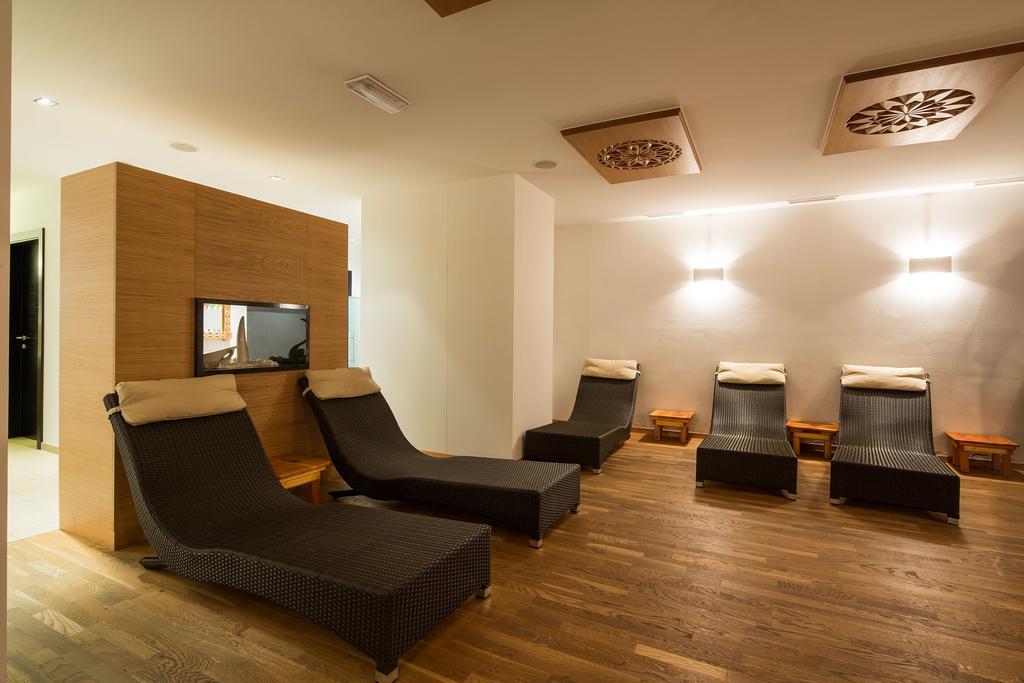 Hotel Rezia La Villa  Ngoại thất bức ảnh